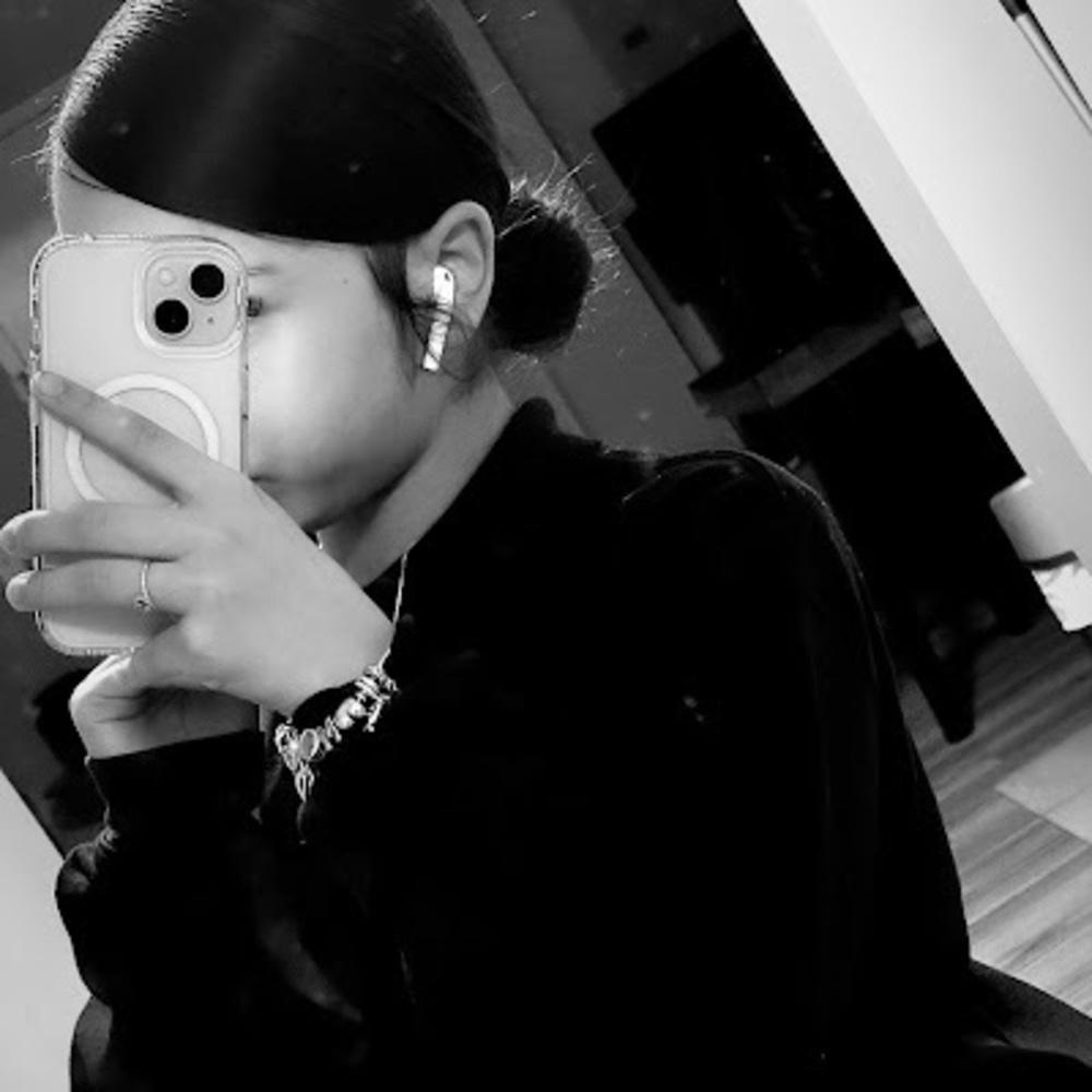 Meet your Posher, Maddiee008